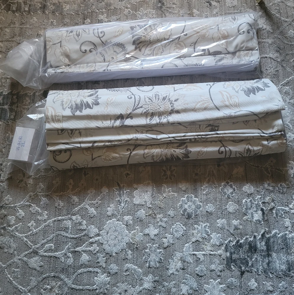 1 Roman shade Soft fold Blinds floral fabric light blocking 25x51